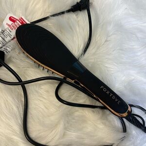 Foxy bae hot brush nwot